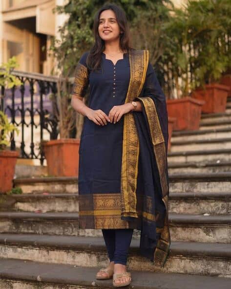Nyrika Women Embellished Straight Kurta Set