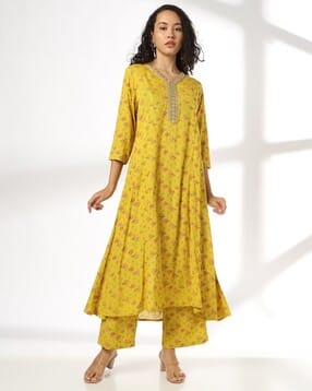 avaasa set Women Floral Print Flared Kurta with Pants-picture-33