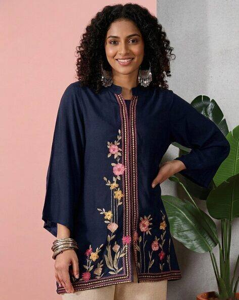 Nyrika Women Floral Print Kurti
