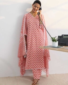 gerua by libas Women Floral Print Anarkali Kurta Set with Dupatta-picture-25