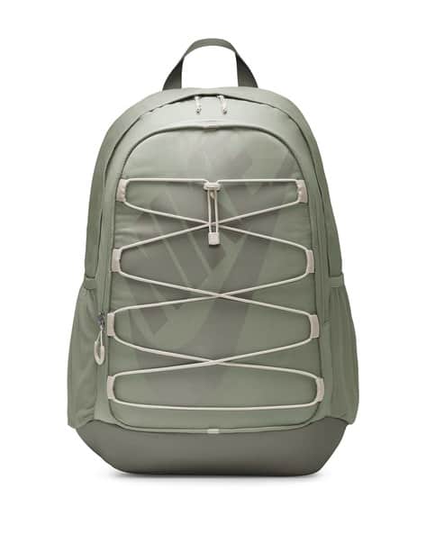 nike air hayward backpack grey Wolf / Black while a chest strap and padded shoulder straps help optimise comfort for your haul Nike Hayward Backpack - Adult