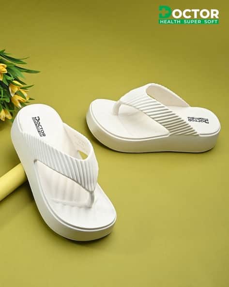 DOCTOR HEALTH SUPER SOFT Women Round Toe T-Strap Slippers