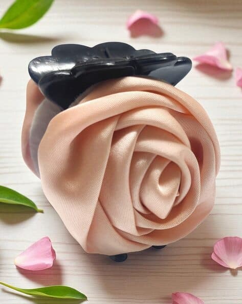 Oomph Women Rose-Shaped Claw Har Clip