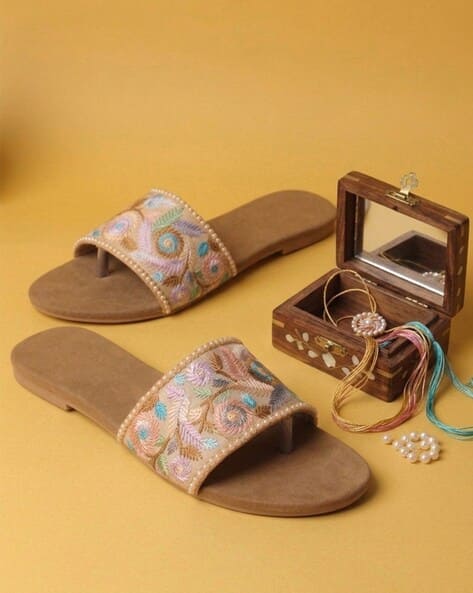 Selfiee Women Embroidered Open Toe Flat Sandals