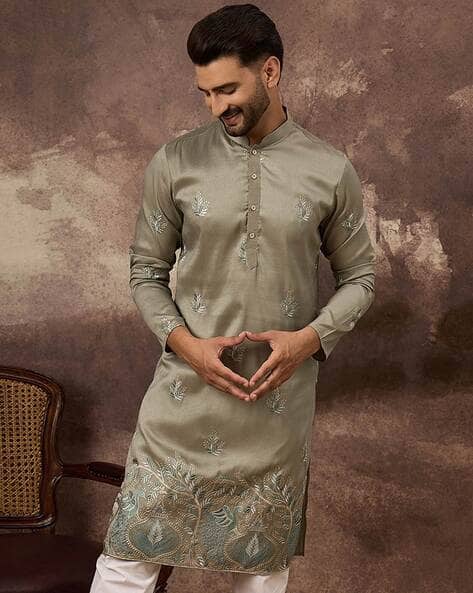 Men Embroidered Relaxed Fit Kurta