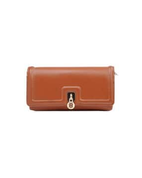 tommy hilfiger Women Flap Wallet with Detachable Chain Strap-picture-12