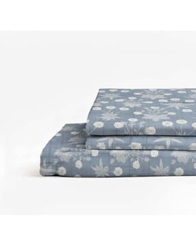 Queen Size Bedsheet with Pillow Covers - 200