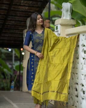 svaraa Women Floral Print Straight Kurta Set with Dupatta-picture-26