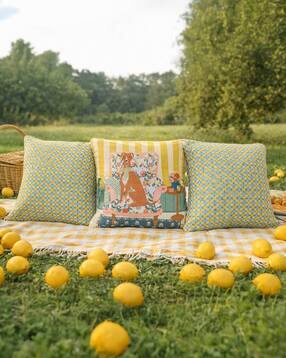 chumbak Zip Closure Hour Cushion-picture-52