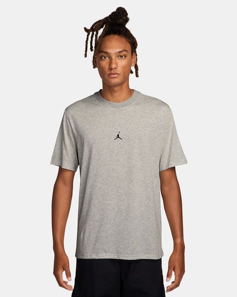 Air Jordan グレー Tシャツ Buy NIKE Men Jordan Dri-Fit Sports Jum Online | Ajio.com