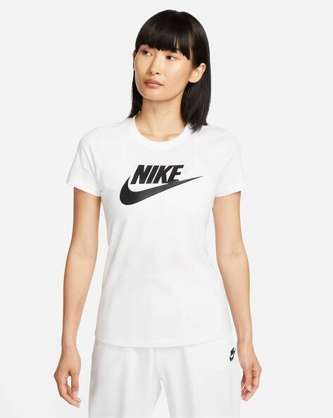 NIKE Women AS NSW Essential Icon FTRA Regular Fit T-Shirt