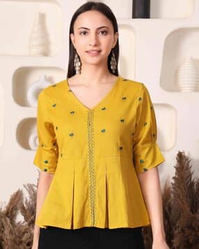 nyrika Women Embroidered V-Neck Short Kurti-picture-20