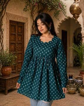 nyrika Women Floral Relaxed Fit Top-picture-16