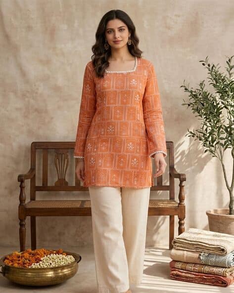 ASHRIFAB Women Printed Square-Neck Tunic