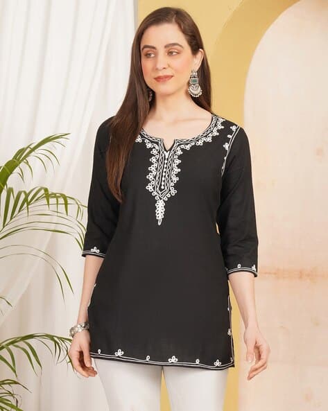 Acai Women Embroidered Straight Kurti