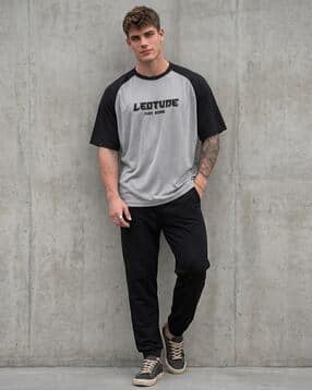 Men Typographic Print Oversized Fit Round-Neck T-Shirt -image-7