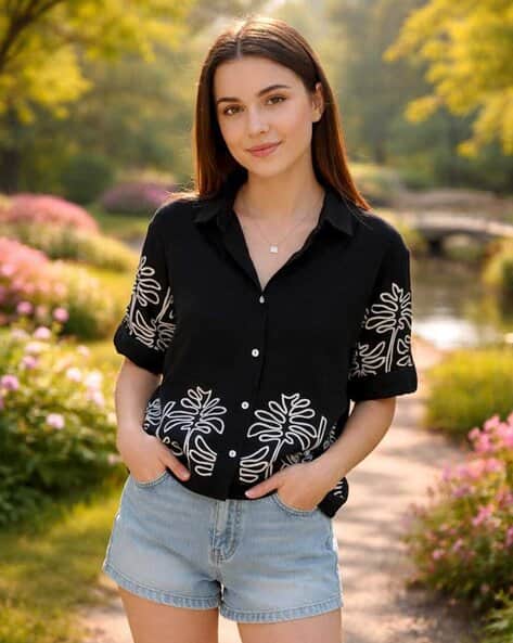 Buda Jeans Co Women Embroidered Top