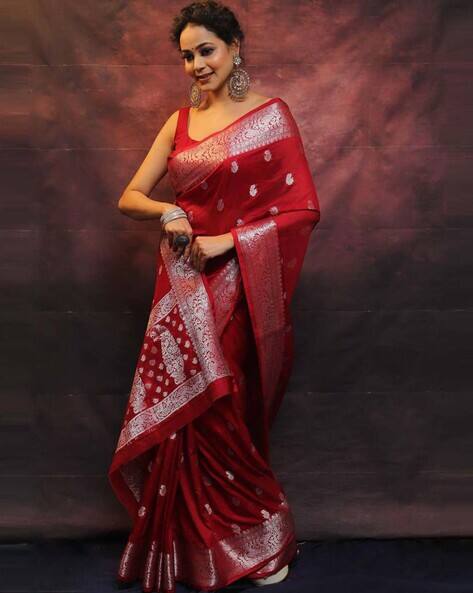 Acai Women Zari Weaving Saree with Blouse Piece