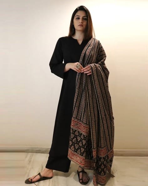 SVARAA Women A-Line Kurta Set with Dupatta