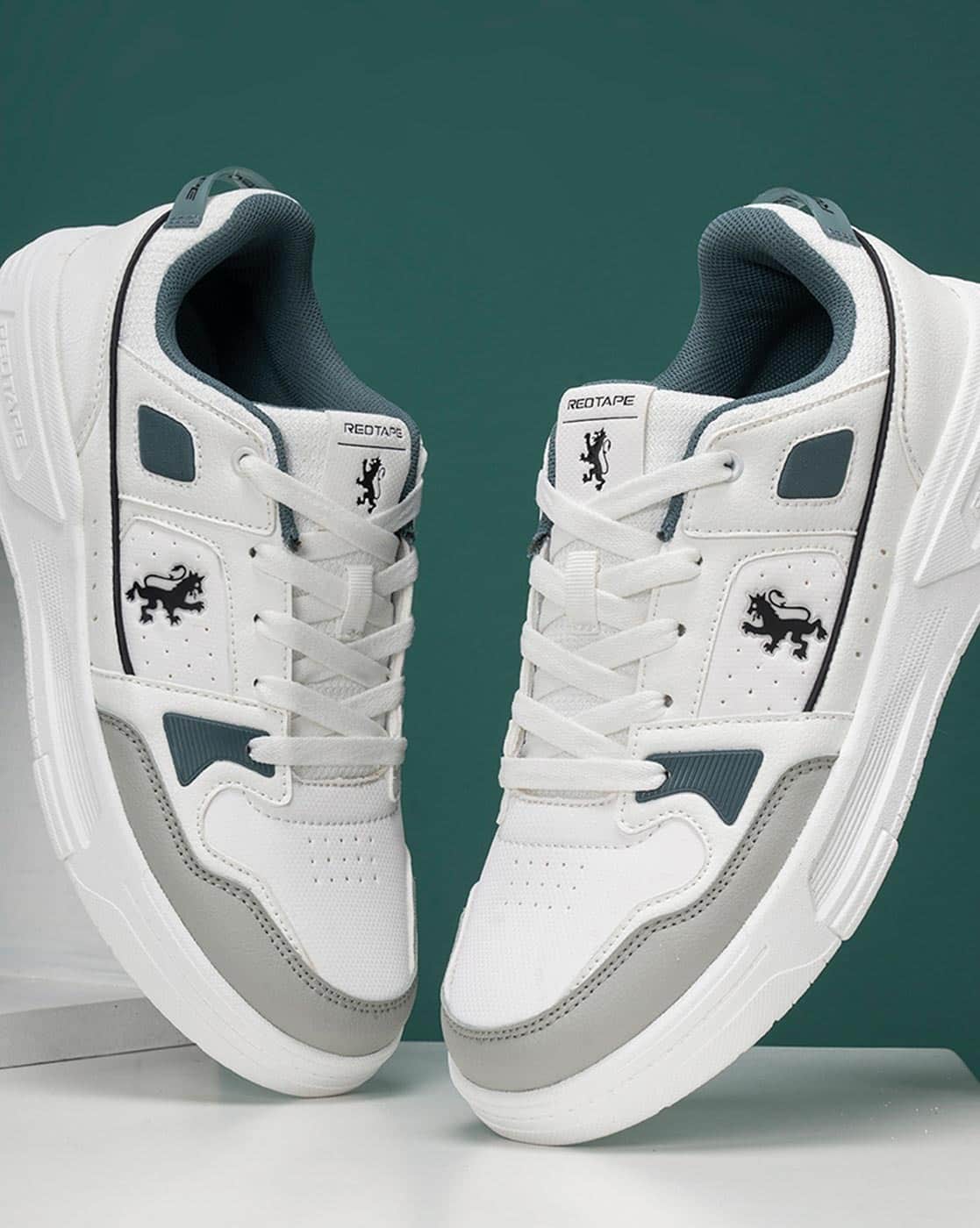 Men Round-Toe Lace-Up Sneakers