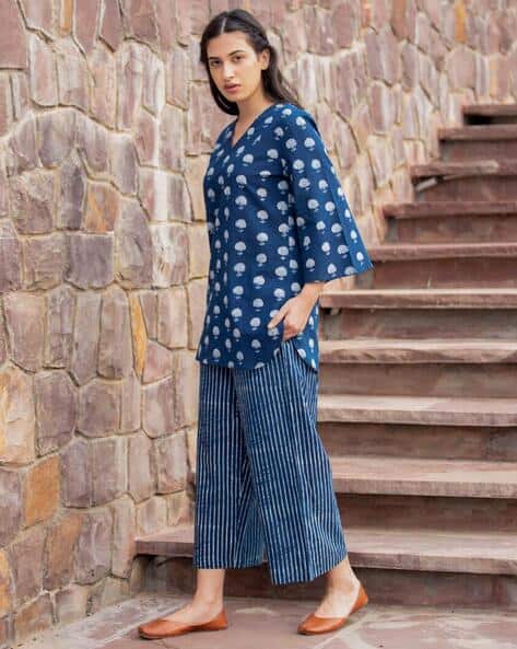 FABNEX Women Floral Print Straight Kurta with Pants
