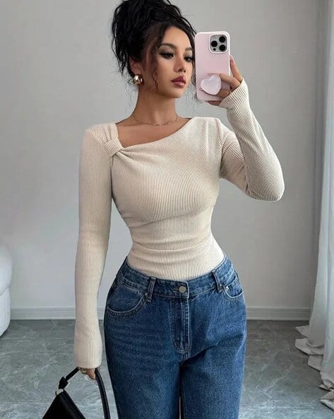 WANQUILA Women Regular Fit V-Neck Top