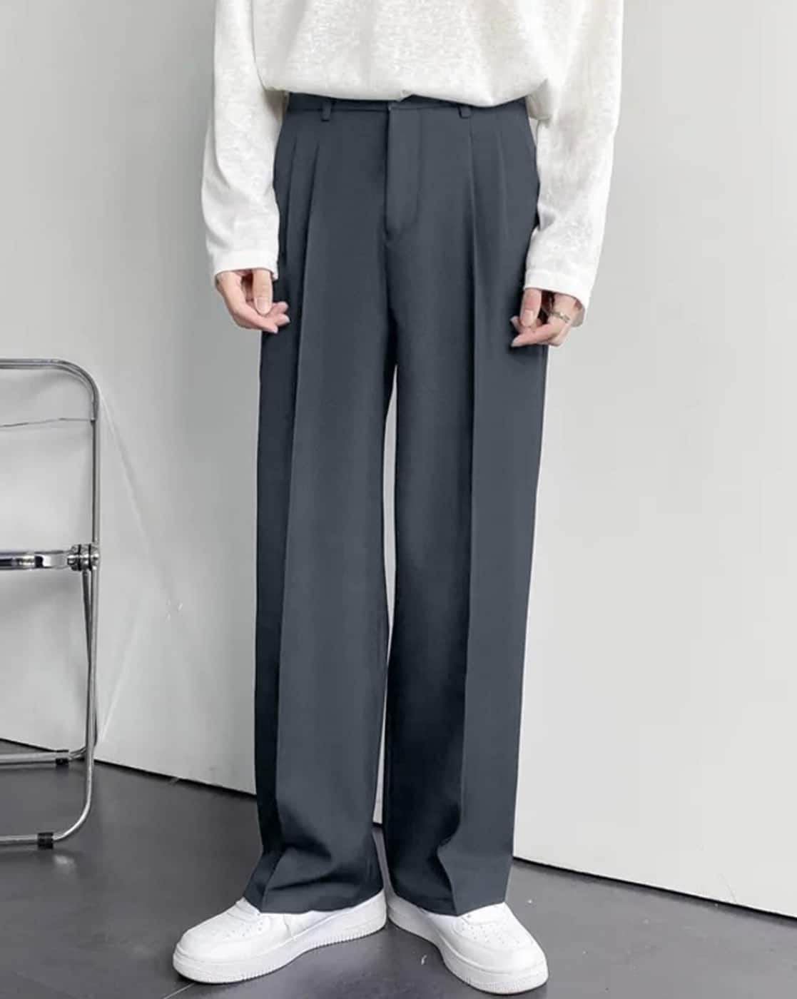 Buy Indiclub Men Relaxed Fit Pleated Trousers Online | Ajio.com