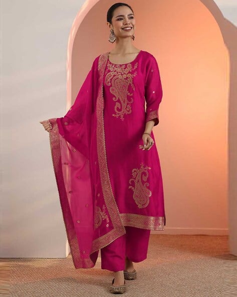 Nyrika Women Paisley Print Straight Kurta Suit Set