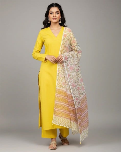 Nyrika Women Straight Kurta with Palazzos & Floral Print Dupatta