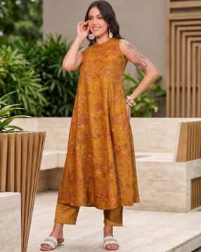 svaraa Women Floral Print A-Line Kurta & Pants Set-picture-15