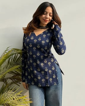Women Floral Print V-Neck Tunic-image-25