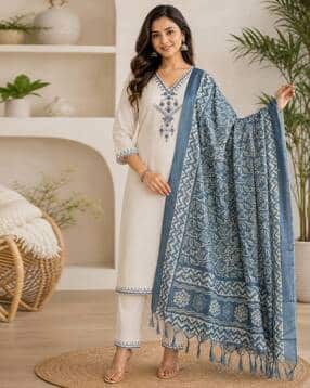Women Embroidered 3-Piece Straight Kurta Set-image-40