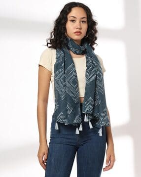 Women Geometric Print Scarf with Tassels-image-43