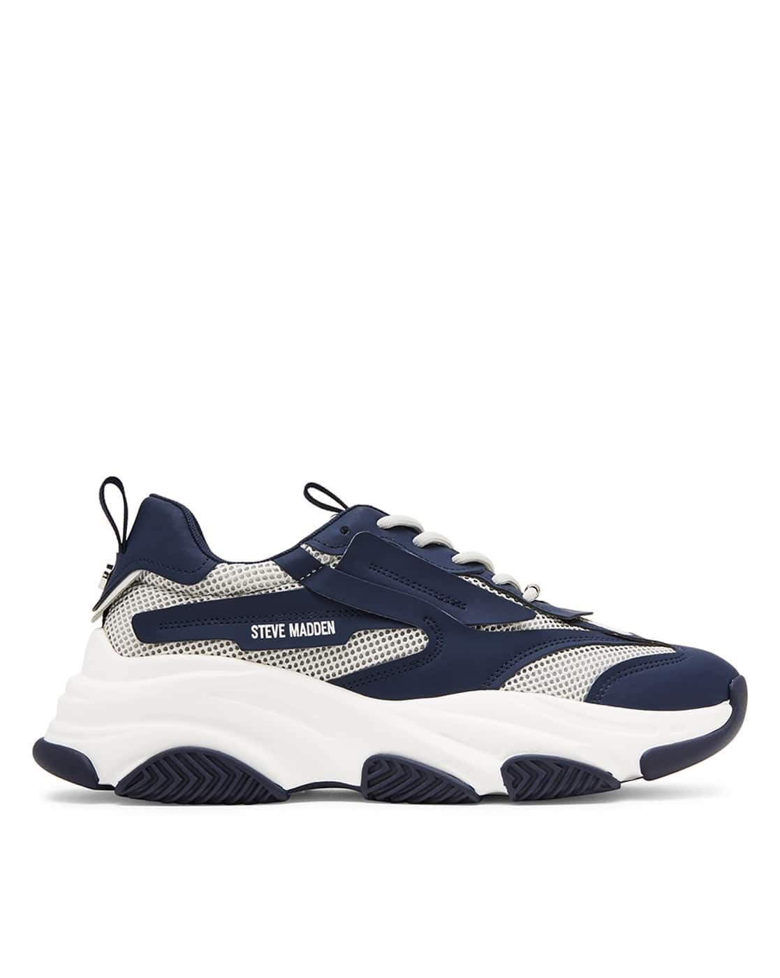 Men Possess Lace-Up Sneakers