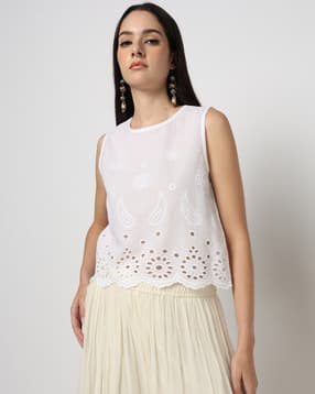 yousta Women Embroidered Cropped Fit Top-picture-29