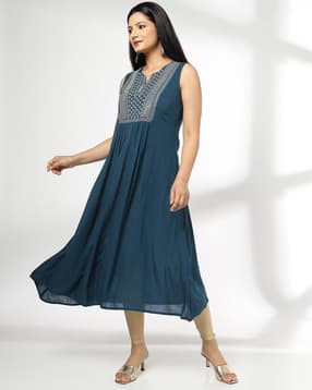 avaasa mix n' match Women Yoke Embroidered Flared Kurta-picture-12