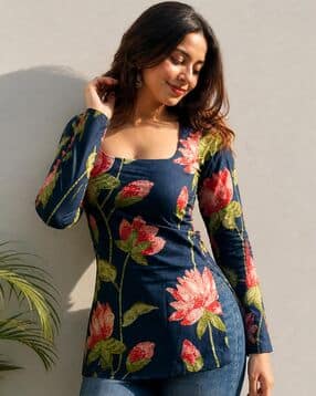 Women Floral Print Slim Fit Top-image-13