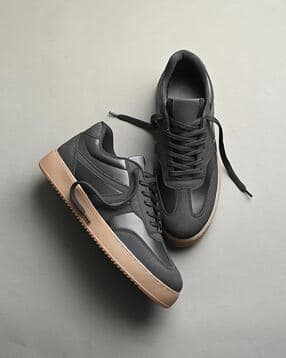 Men Round-Toe Sneakers with Lace Fastening -image-9