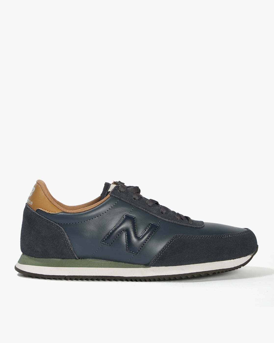 720 Lace-Up Casual Shoes