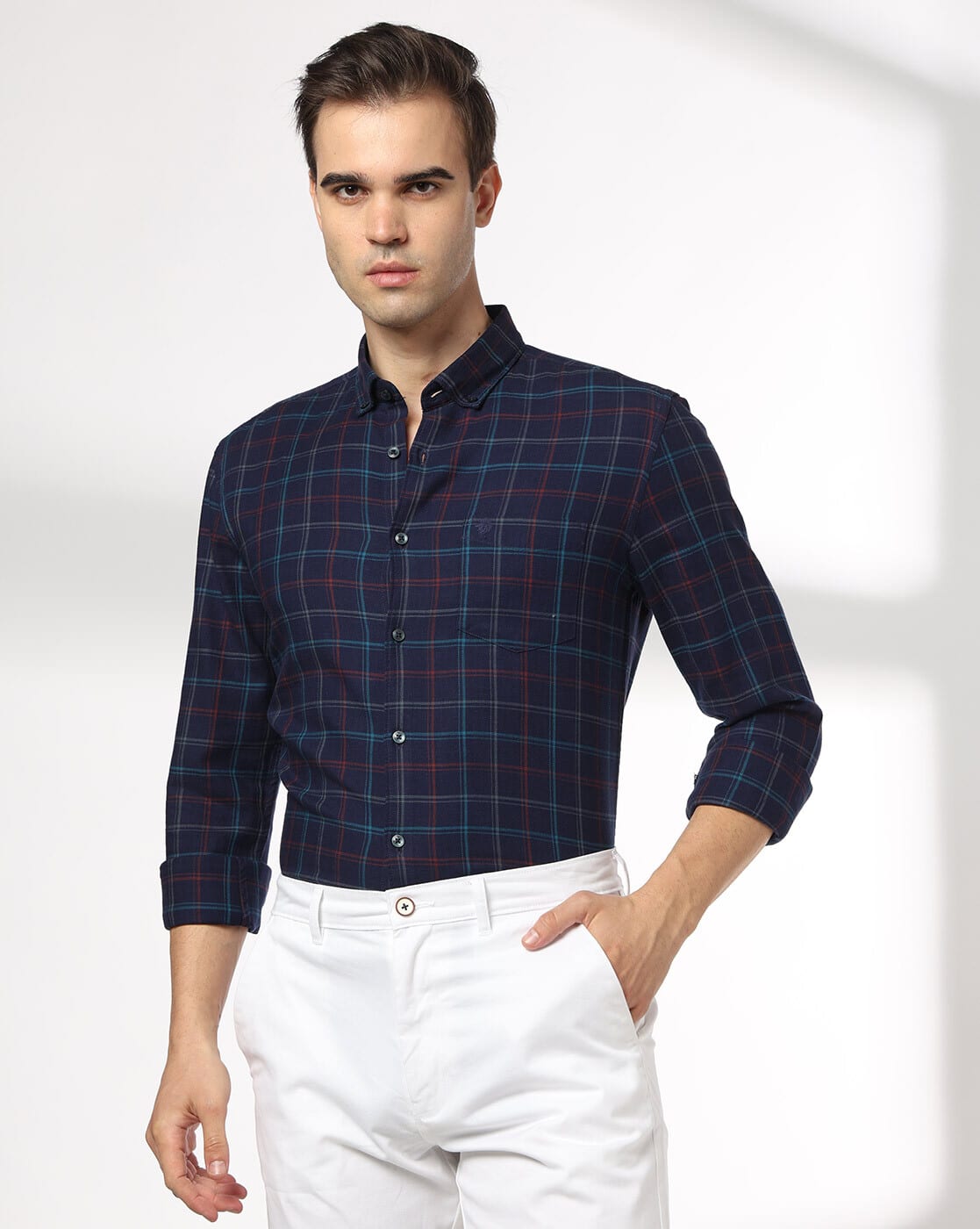 Men Checked Slim Fit Shirt with Patch Pocket