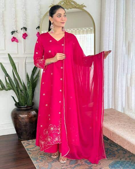 GOSRIKI Women Embroidered Straight Kurta Set with Pants