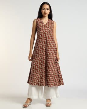 svrnaa by azorte Chevron Print Sleevless V Neck Kurta-picture-32