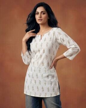 svaraa Women Floral Print Straight Kurti-picture-1