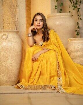 svaraa Women Embellished Saree with Blouse Piece -picture-6