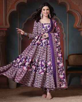Women Floral Anarkali Kurta Set-image-14