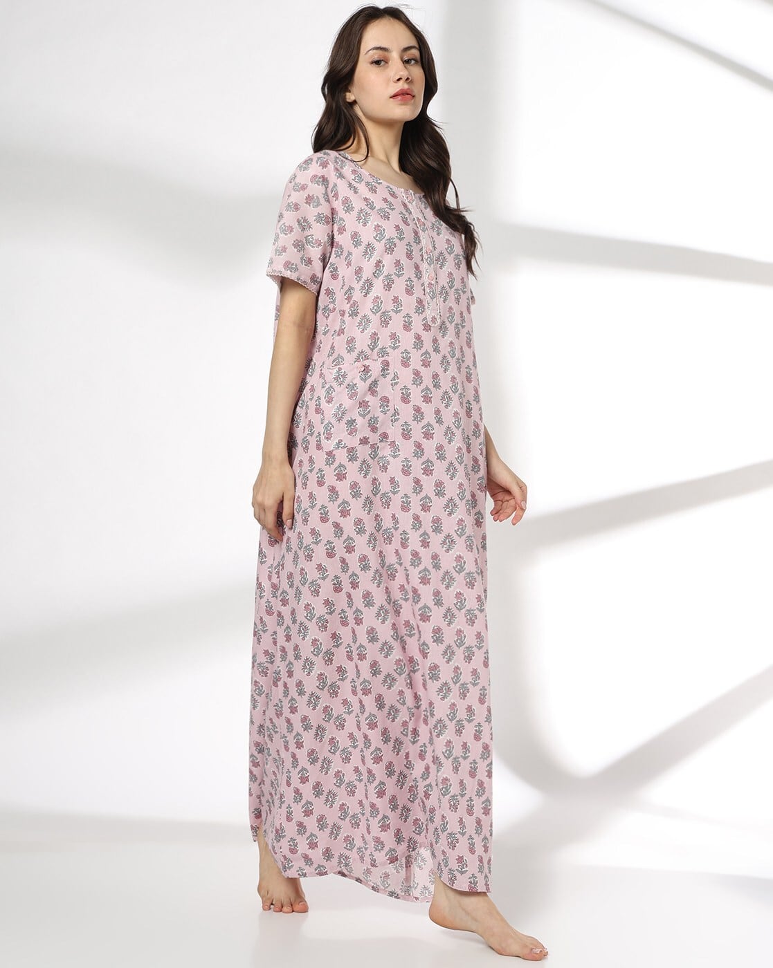 Women Floral Print Round-Neck Nighty