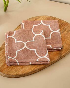 Pack of 2 Geometric Print Face Towels-image-25