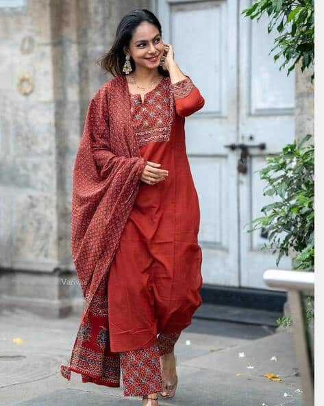 Acai Women Embroidery Straight Kurta Set
