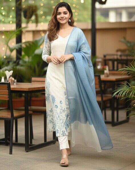 SVARAA Women Floral Straight Kurta Set