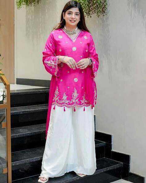HB VENTURE Women Embroidered Straight Kurta with Palazzos & Dupatta